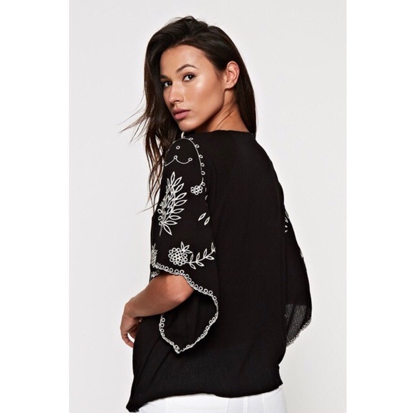 Last 1! 🌟Wrap Front Top - Picture 2 of 7